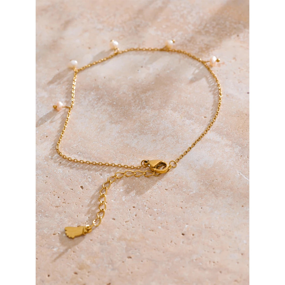 Sally Micro Pearls