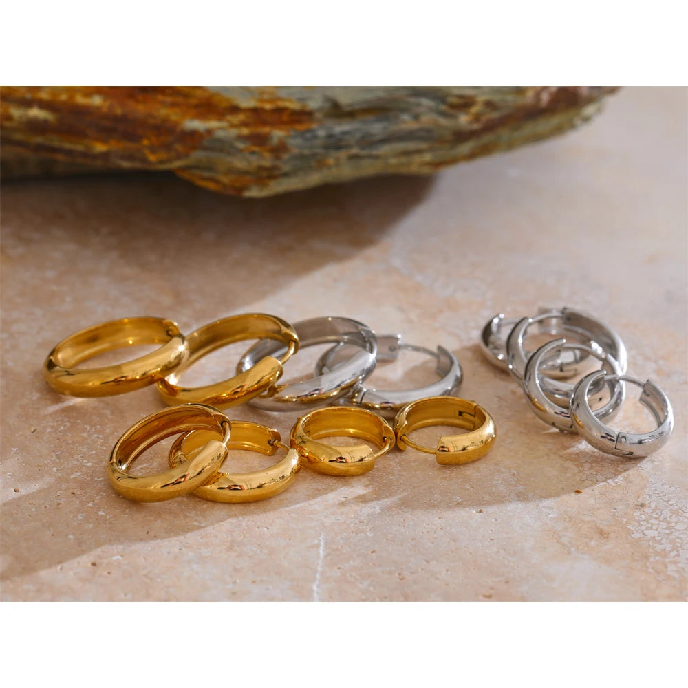 Bella Daily Hoop Earrings