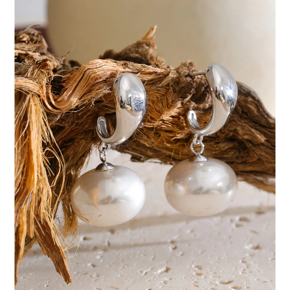 Claire Drop Pearls