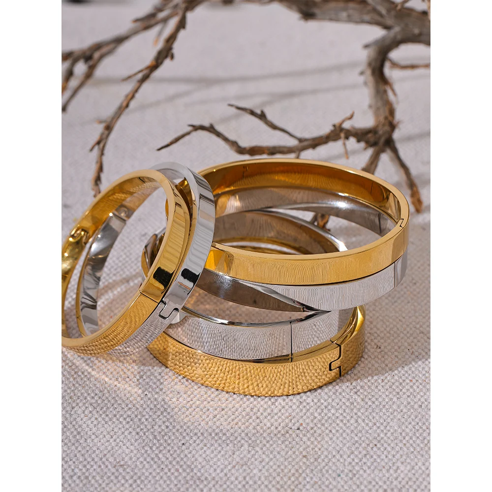 Bella Bangle