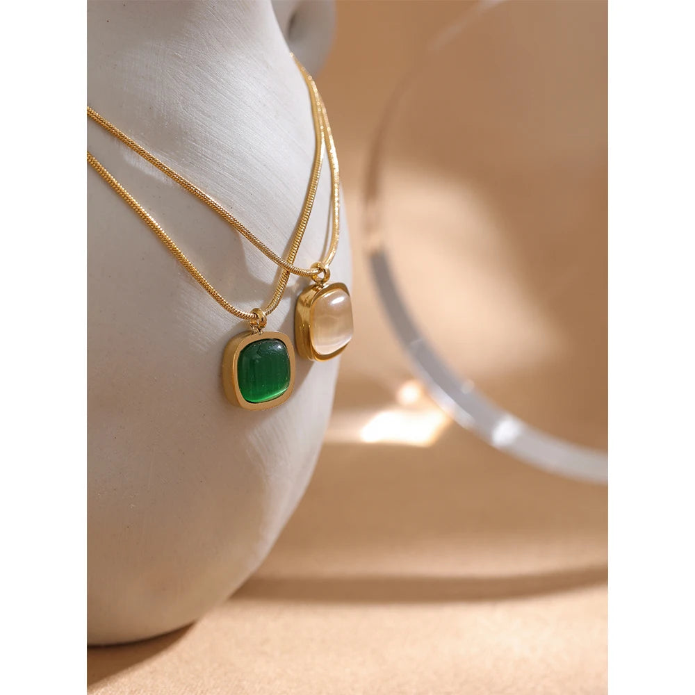 Daisy Square Stone Pendant