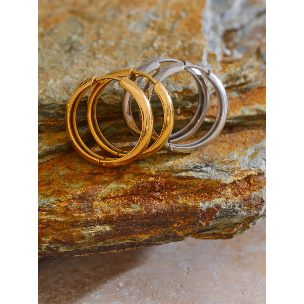 Bella Daily Hoop Earrings