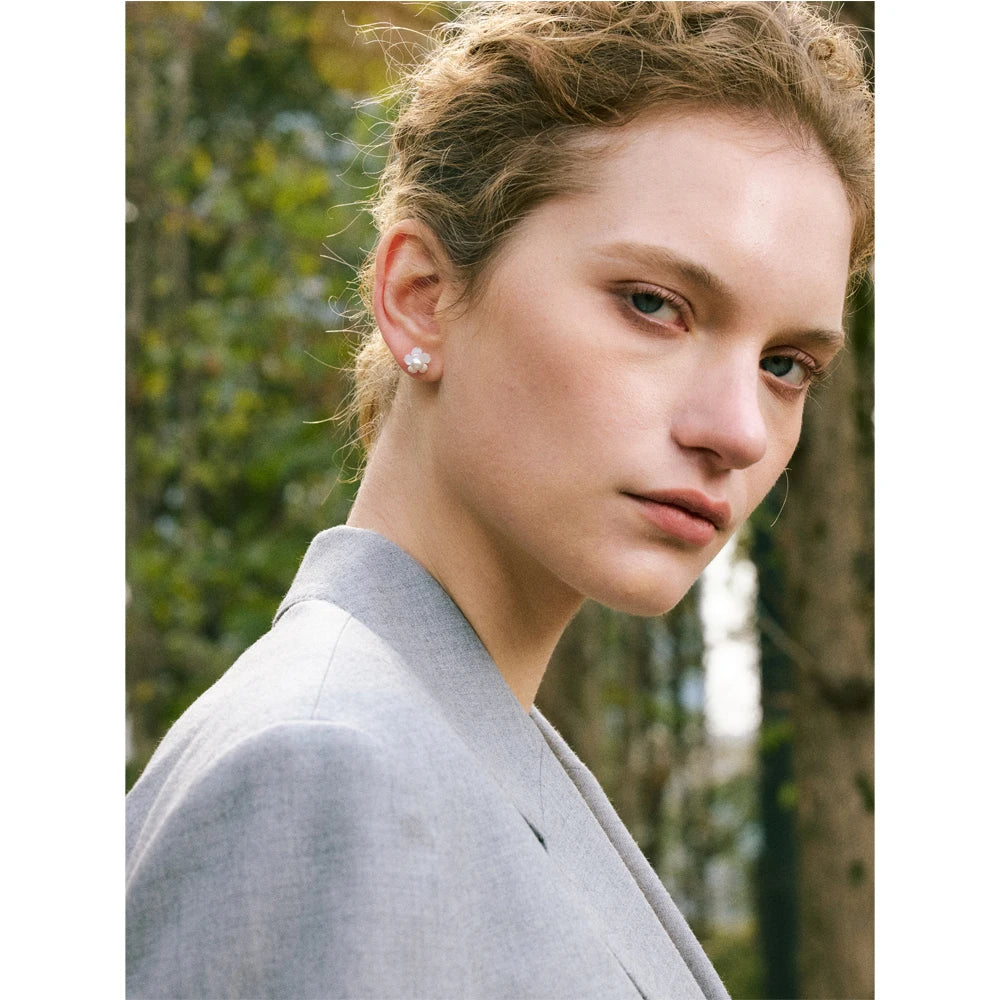 Daisy Stud