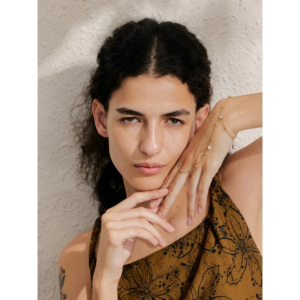 Claire Hand Chain