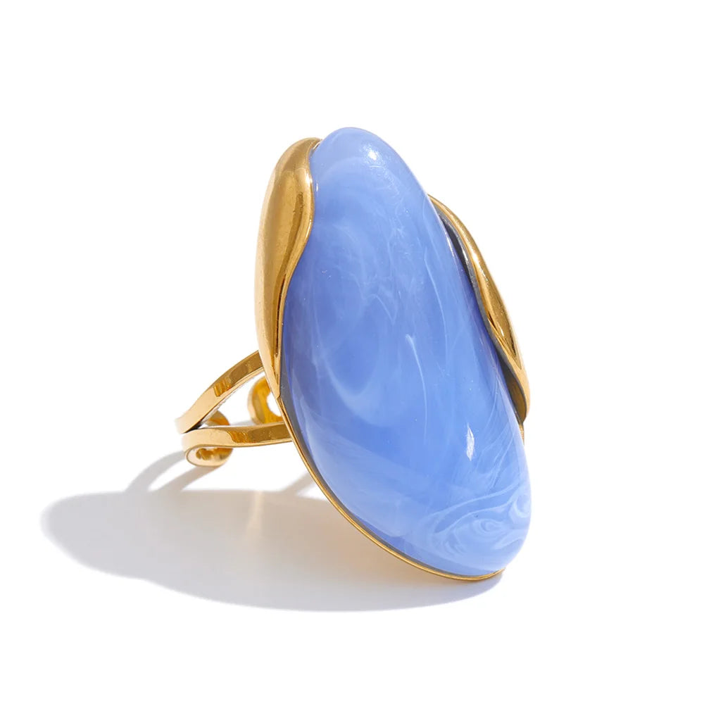 Anillo de resina con margarita