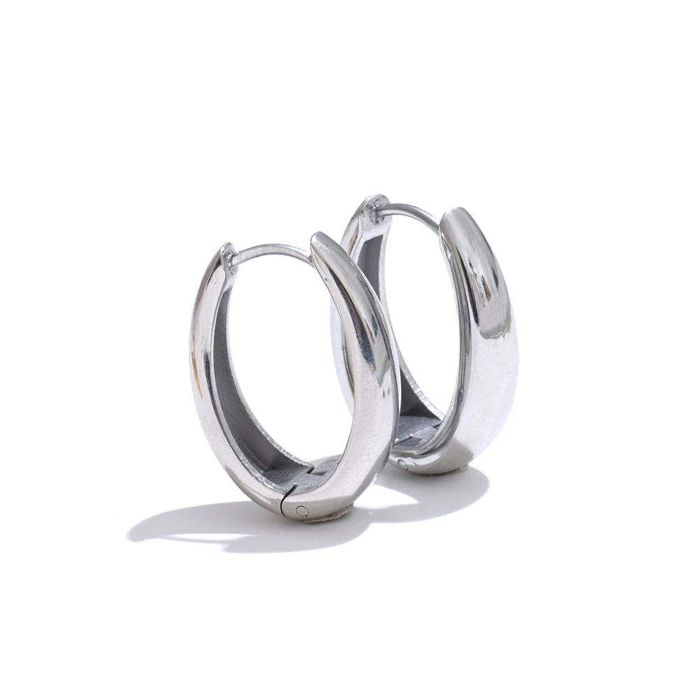 Claire Closed Hoops