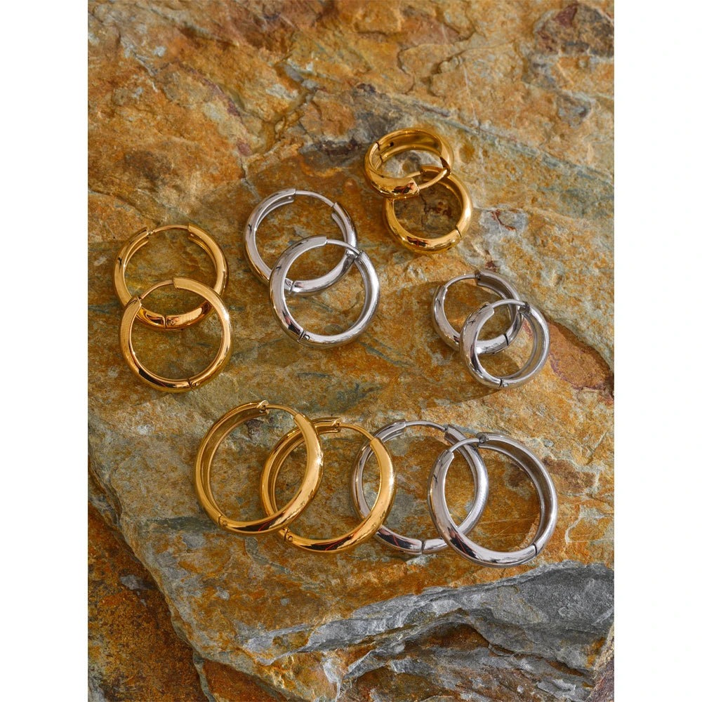 Bella Daily Hoop Earrings