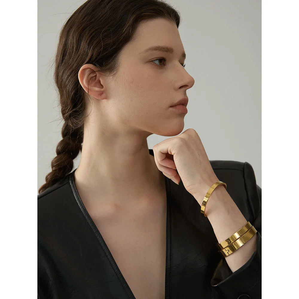 Bella Bangle