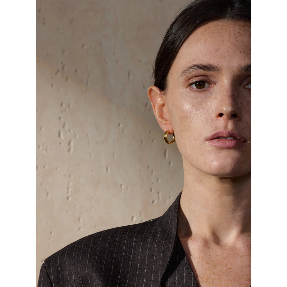 Bella Daily Hoop Earrings