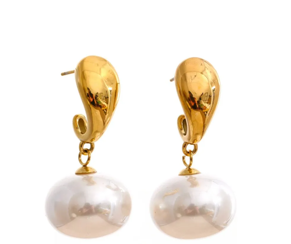 Claire Drop Pearls
